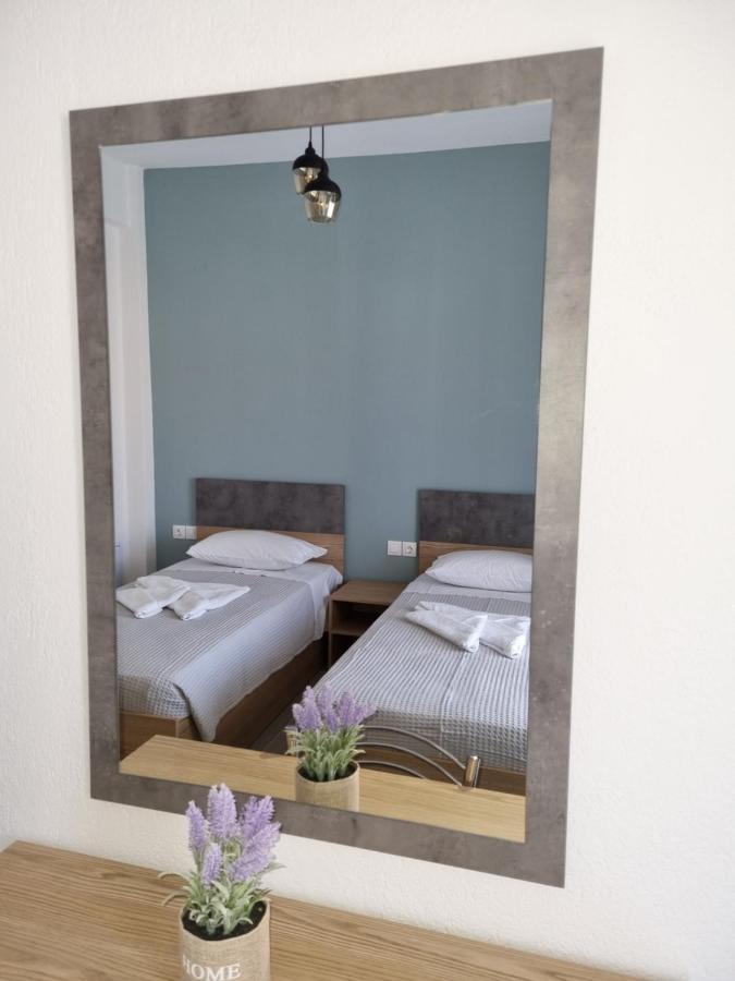 Chriselia Apartment Nea Roda Luaran gambar