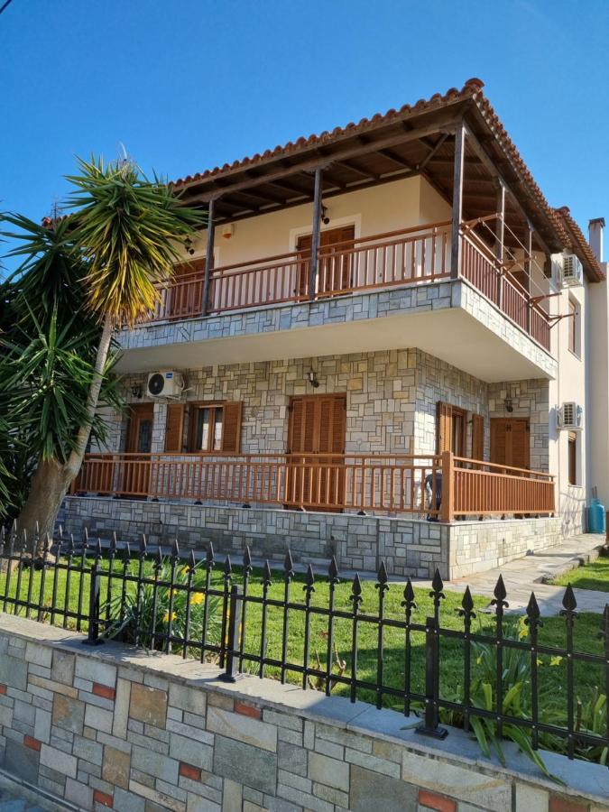Chriselia Apartment Nea Roda Luaran gambar