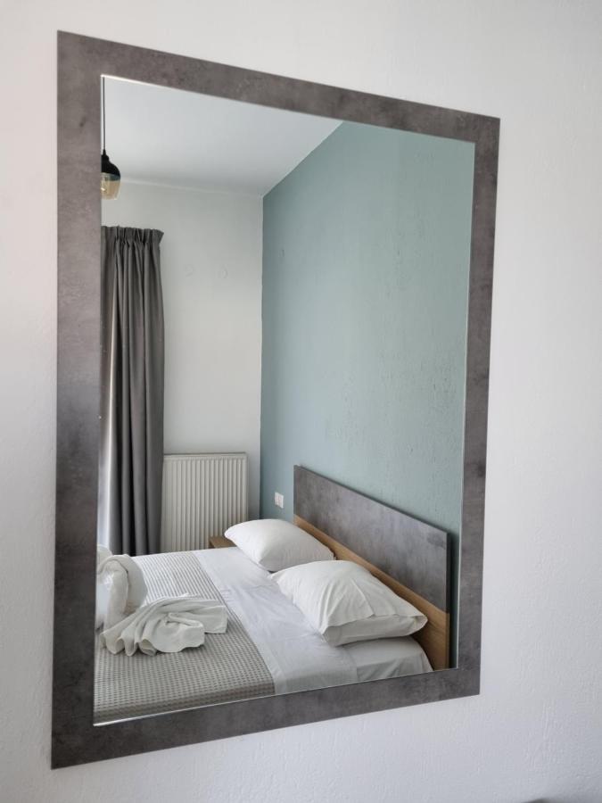 Chriselia Apartment Nea Roda Luaran gambar
