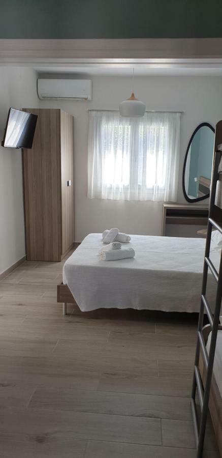 Chriselia Apartment Nea Roda Luaran gambar