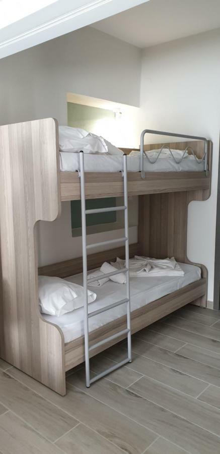 Chriselia Apartment Nea Roda Luaran gambar
