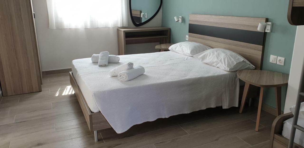Chriselia Apartment Nea Roda Luaran gambar