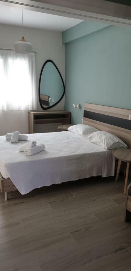 Chriselia Apartment Nea Roda Luaran gambar
