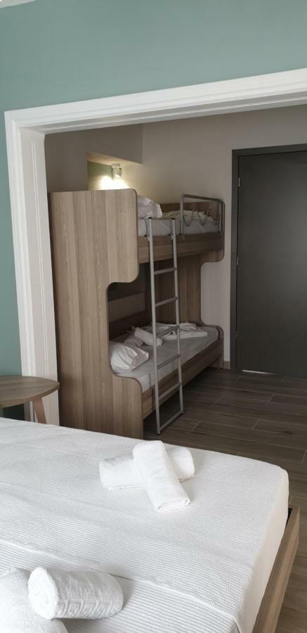 Chriselia Apartment Nea Roda Luaran gambar